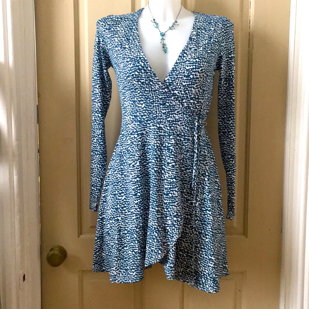 NWOT Forever 21 skater wrap